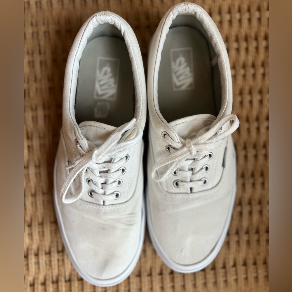 Vans Era Triple White Sneakers Size 12 Women / 10.5 Men Canvas Classic Low Top - Picture 5 of 14